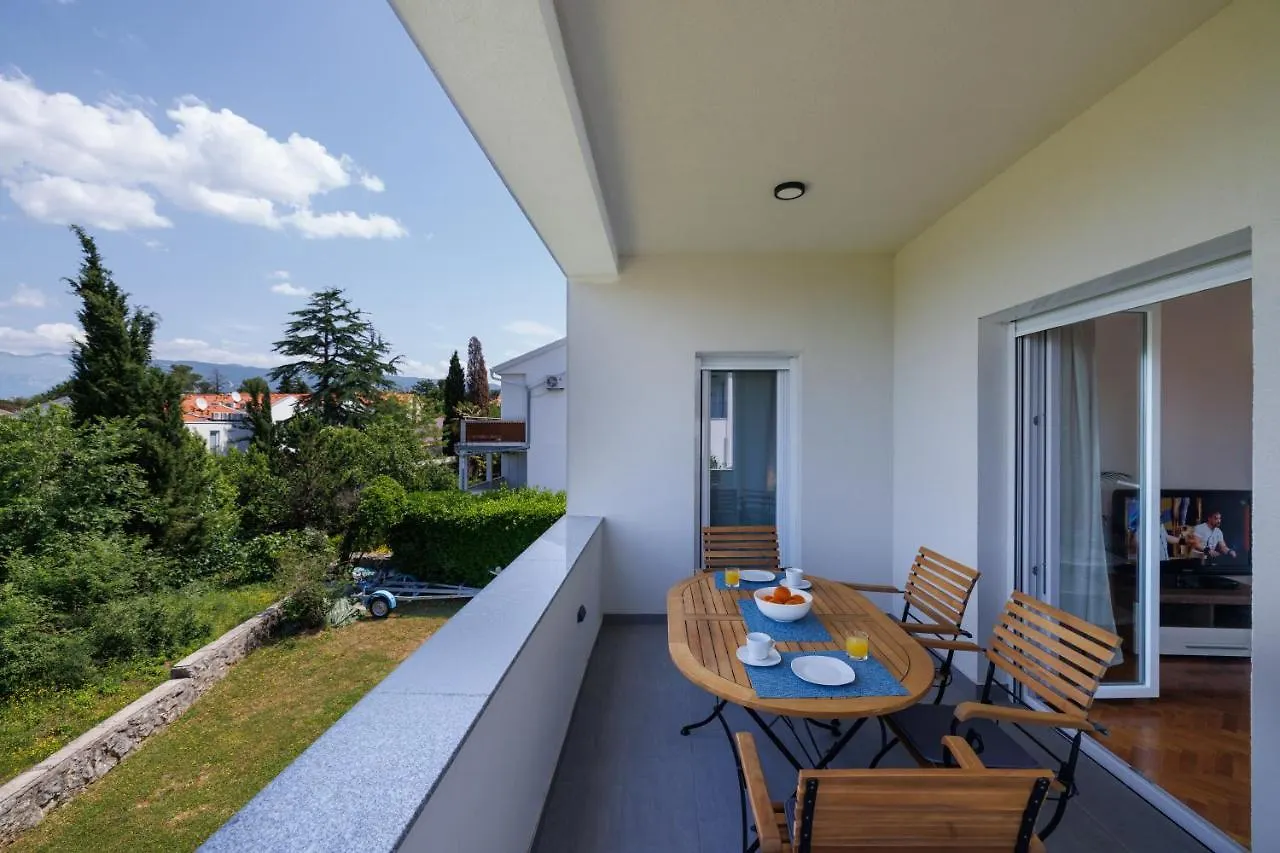 Apartment Karmen Silo  Croatia