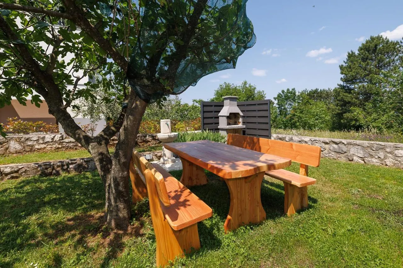 Apartment Karmen Silo  0*, Silo (Krk) Croatia