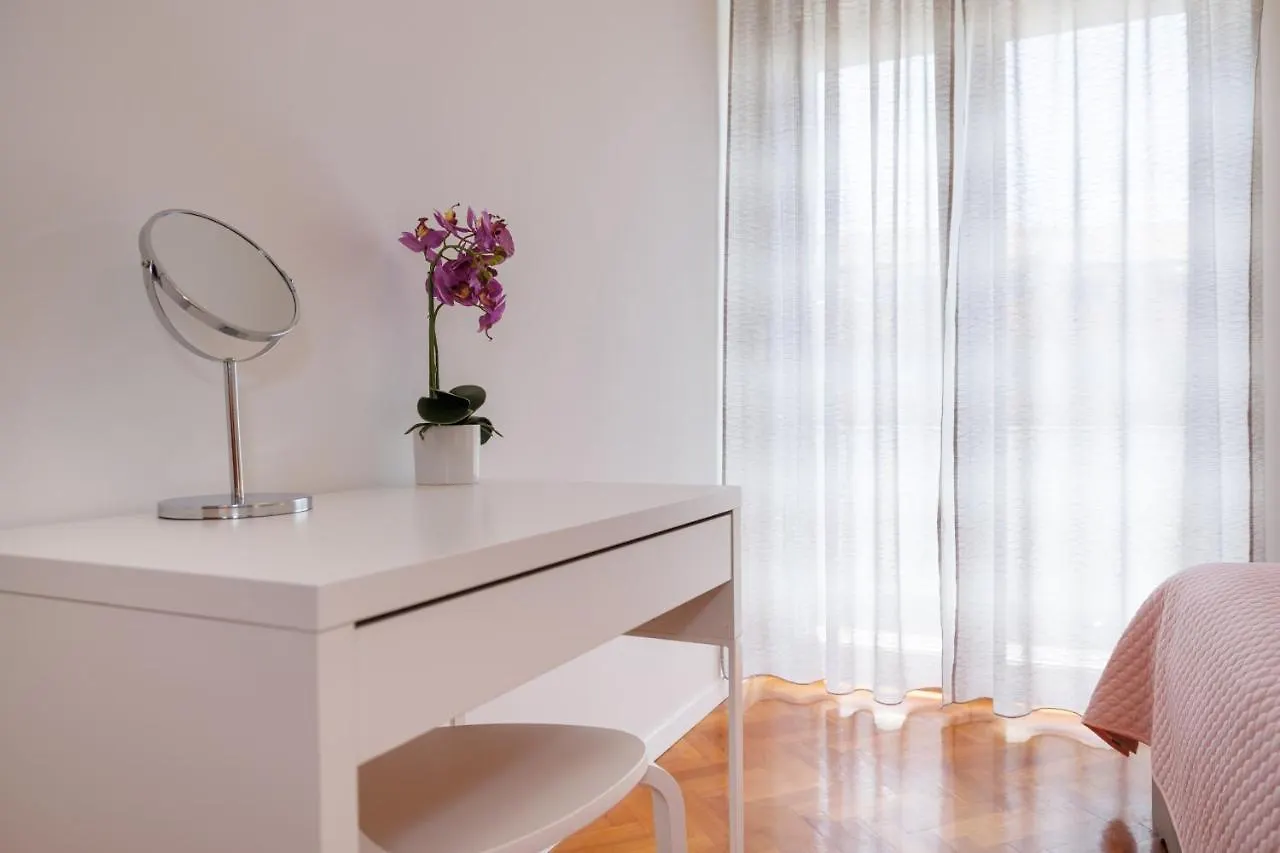 Apartment Karmen Šilo