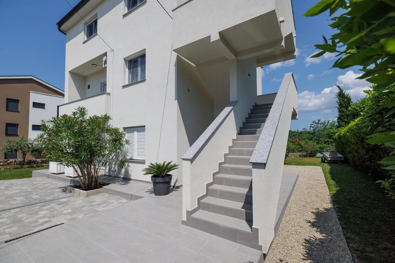 Apartment Karmen Silo  Croatia
